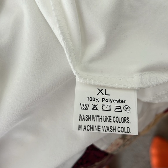 Women’s White V-Neck Top With Granny Squares on Shoulder Size XL NWOT - Picture 7 of 8